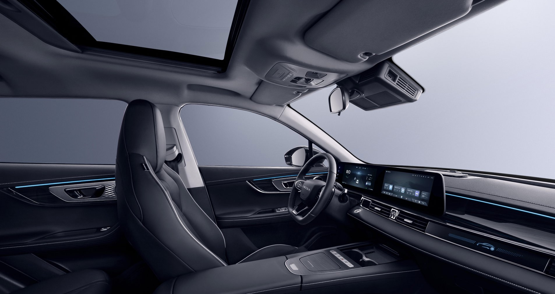 Omoda5 - interiér černý
